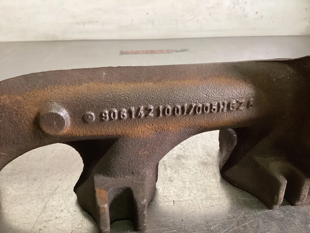 MERCEDES A 906 142 10 01 USED - Picture 2