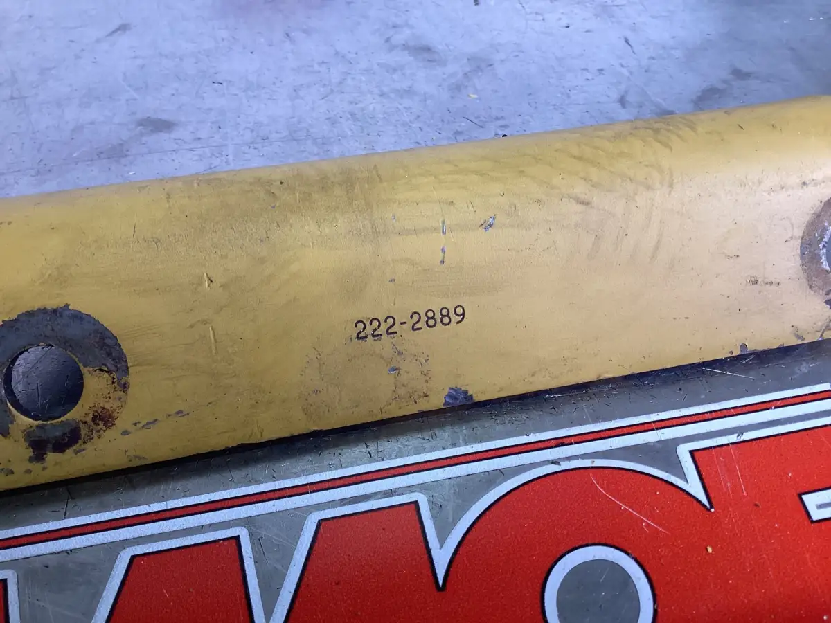 CATERPILLAR BRACKET 2222889 USED - Picture 2