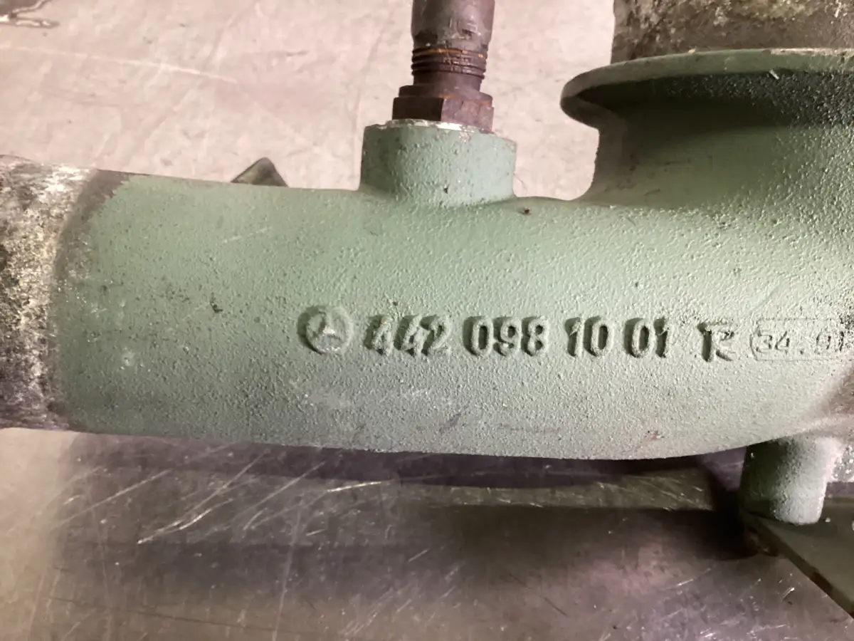 MERCEDES A 442 098 10 01 USED - Picture 2