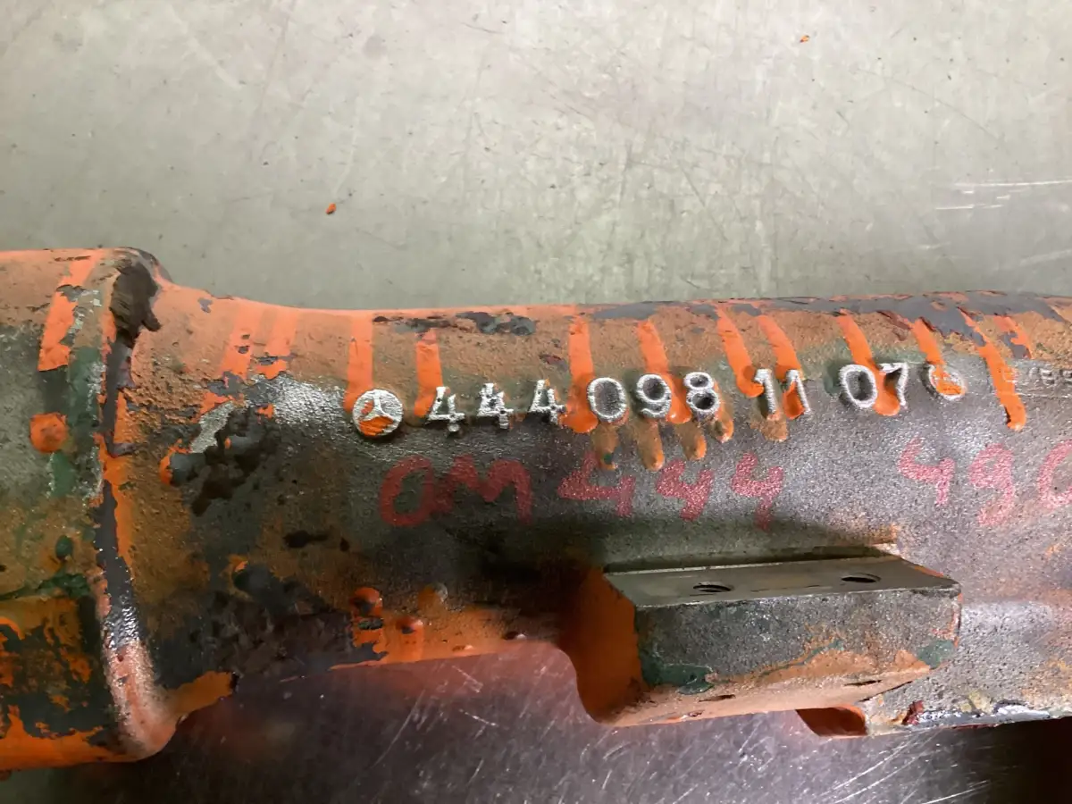 MERCEDES INTAKE MANIFOLD A4440981107 USED - Picture 2