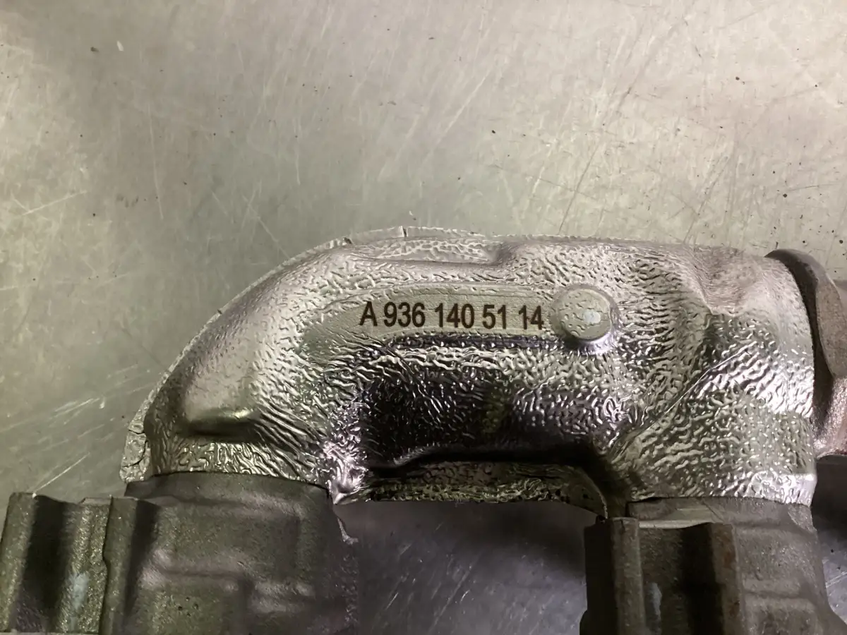 MERCEDES A 936 142 22 01 USED - Picture 2