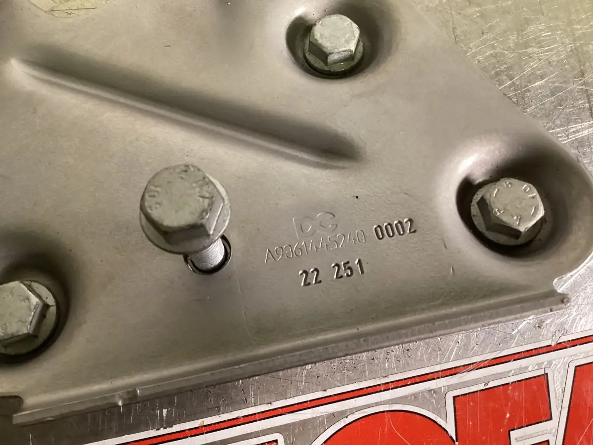 MERCEDES A 936 144 58 40 БУ - Фото 2