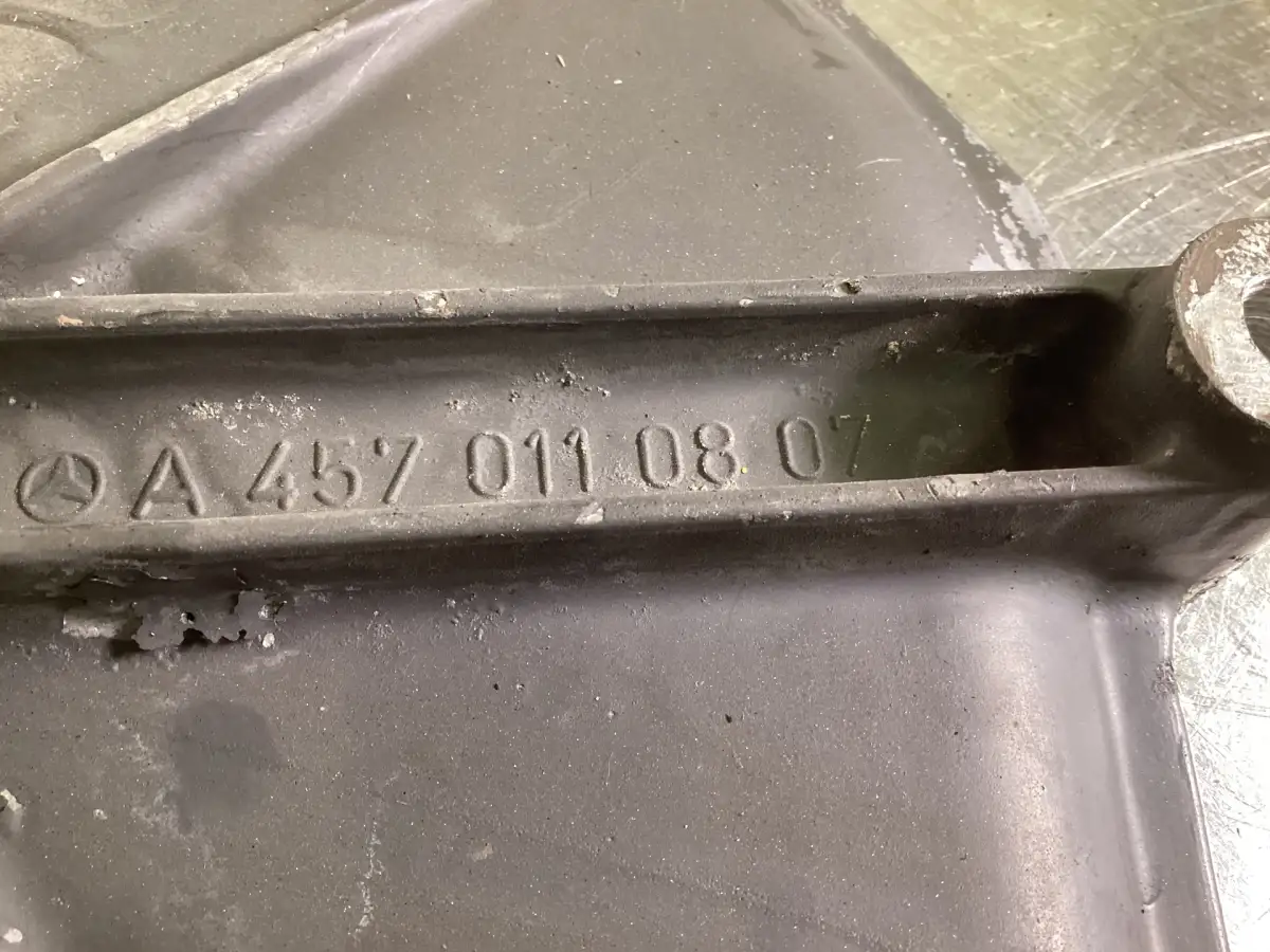 MERCEDES A 457 011 08 07 USED - Picture 2