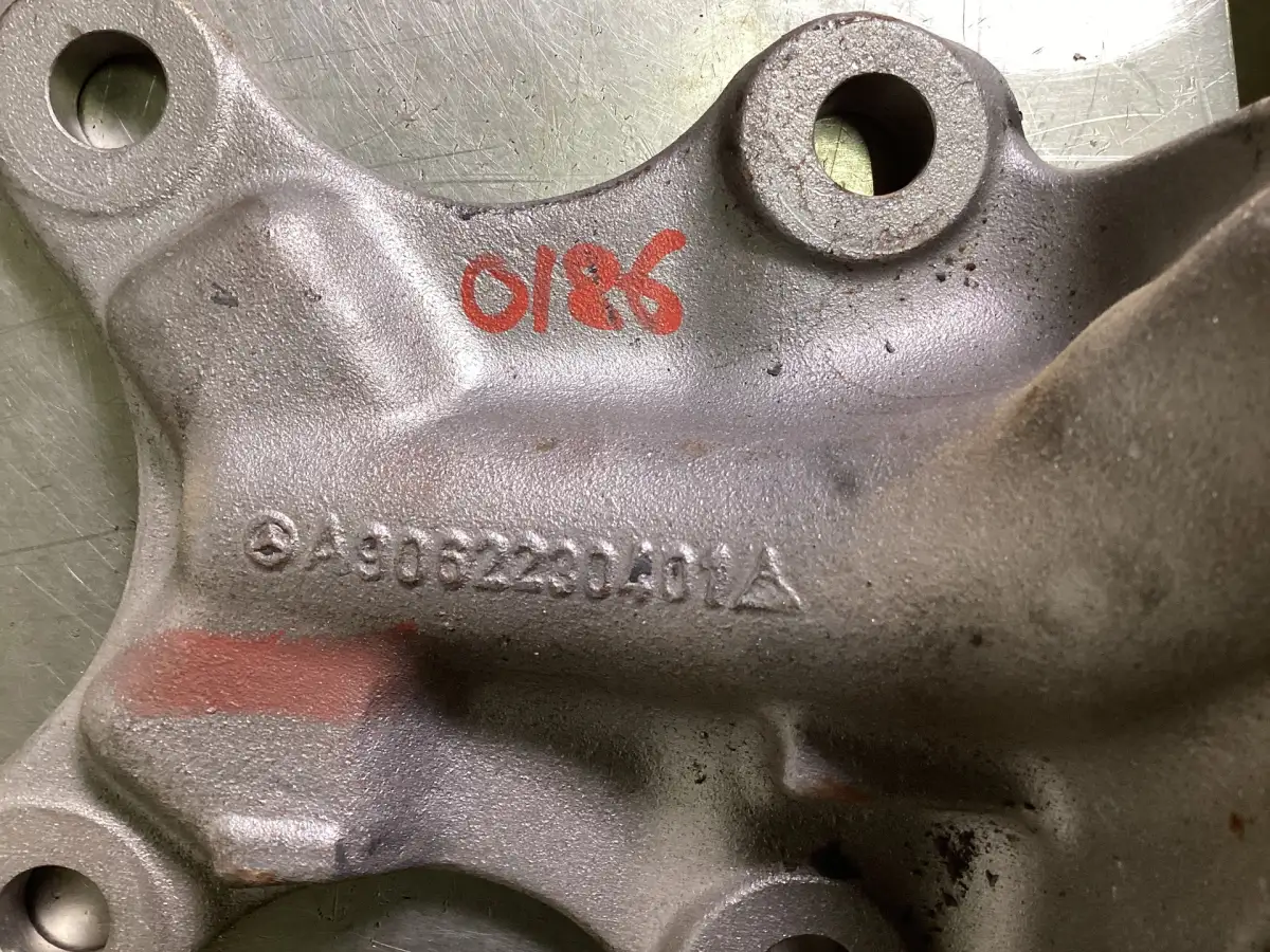 MERCEDES A 906 223 04 01 USADO - Imagen 2