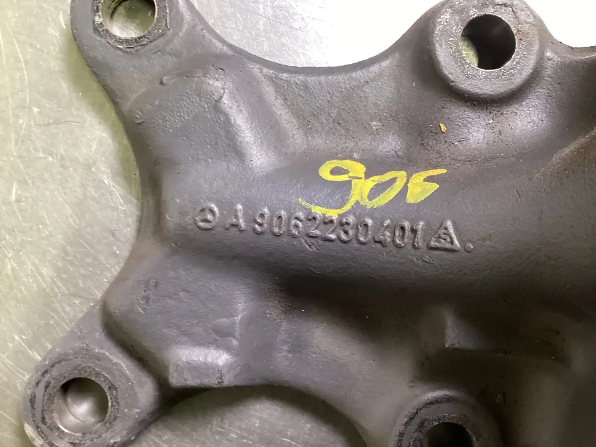 MERCEDES A 906 223 04 01 USADO - Imagen 2