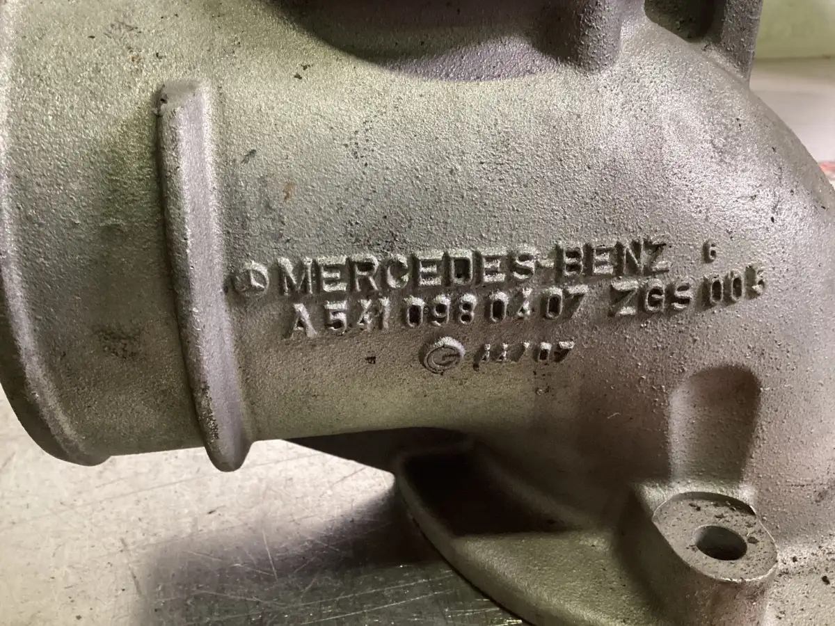 PARTE USADA MERCEDES A 541 098 04 07 - Imagen 2