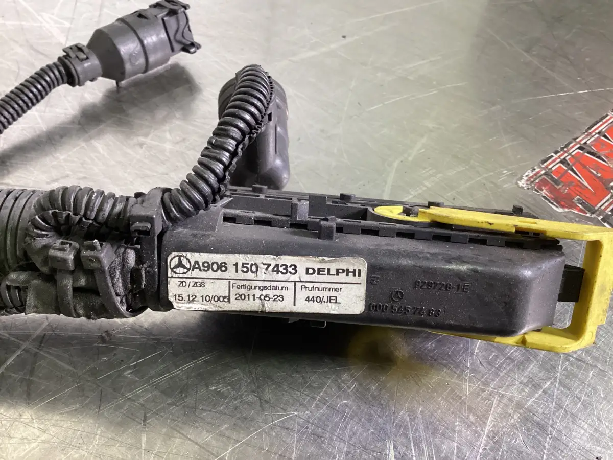 MERCEDES A 906 150 74 33 USADO - Imagen 2