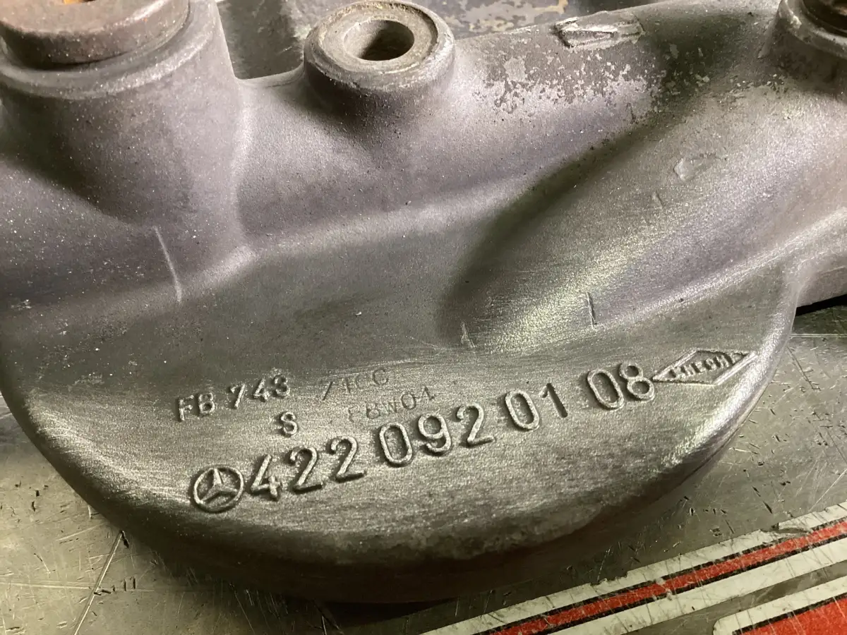 MERCEDES BOÎT DE FILTRE À CARBURANT A4220920108 D'OCCASION - Image 2