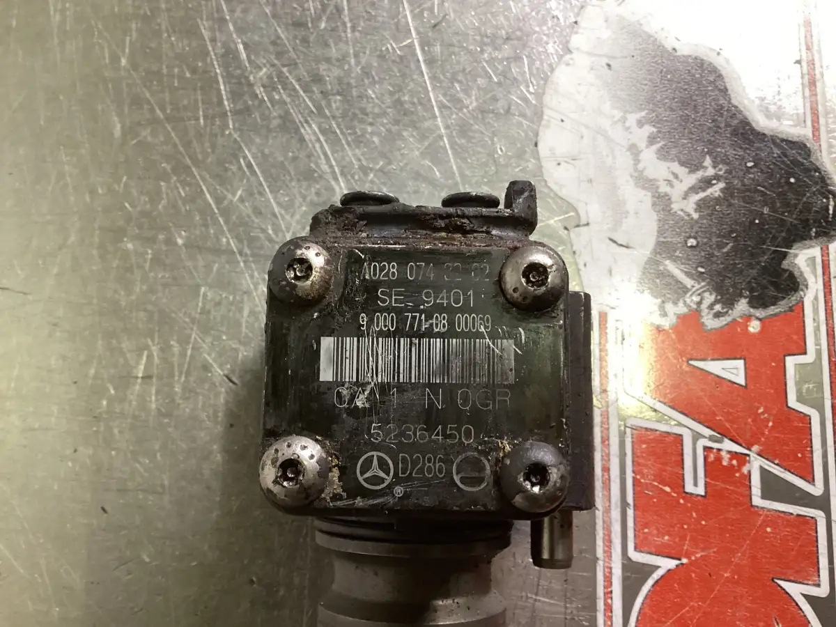 BOSCH A 028 074 32 02 USED - Picture 3