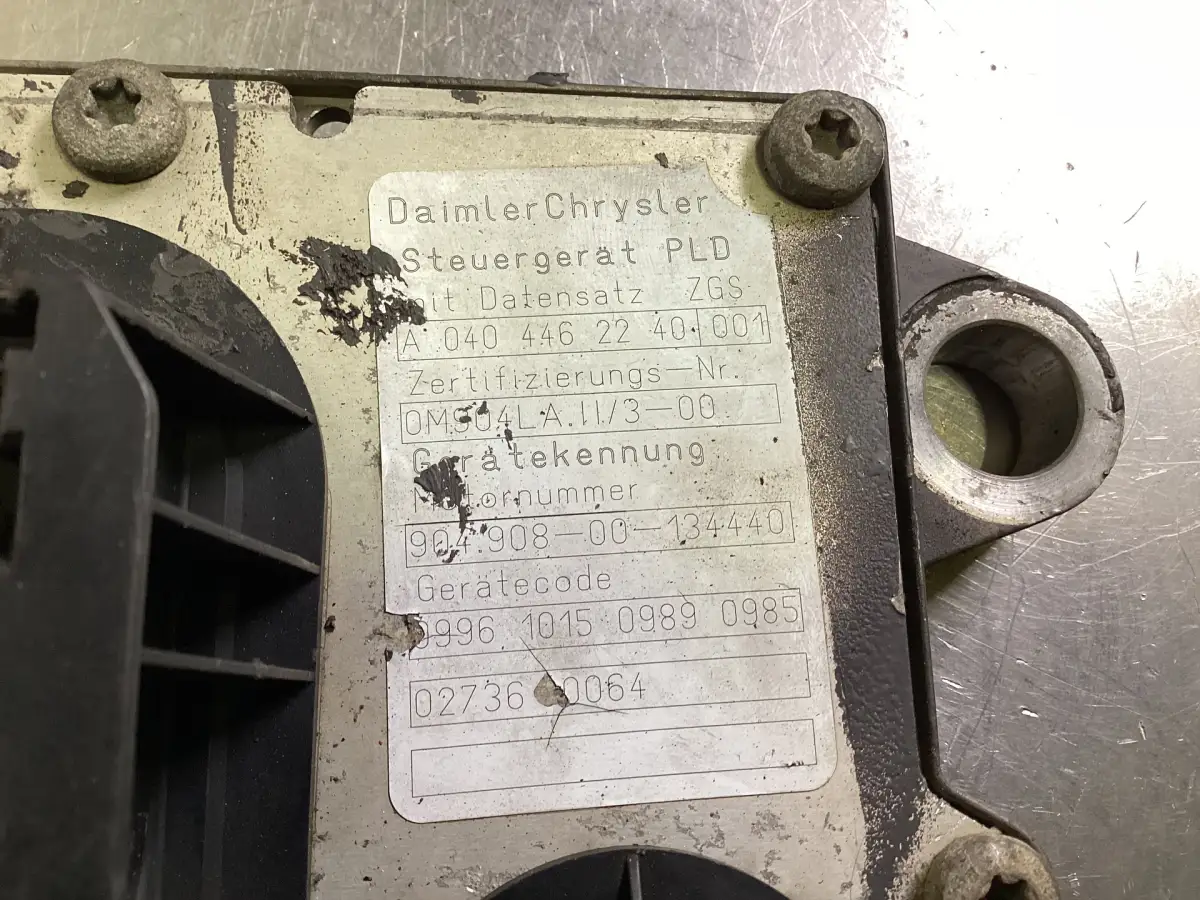 MERCEDES A 040 446 22 40 USADO - Imagen 2