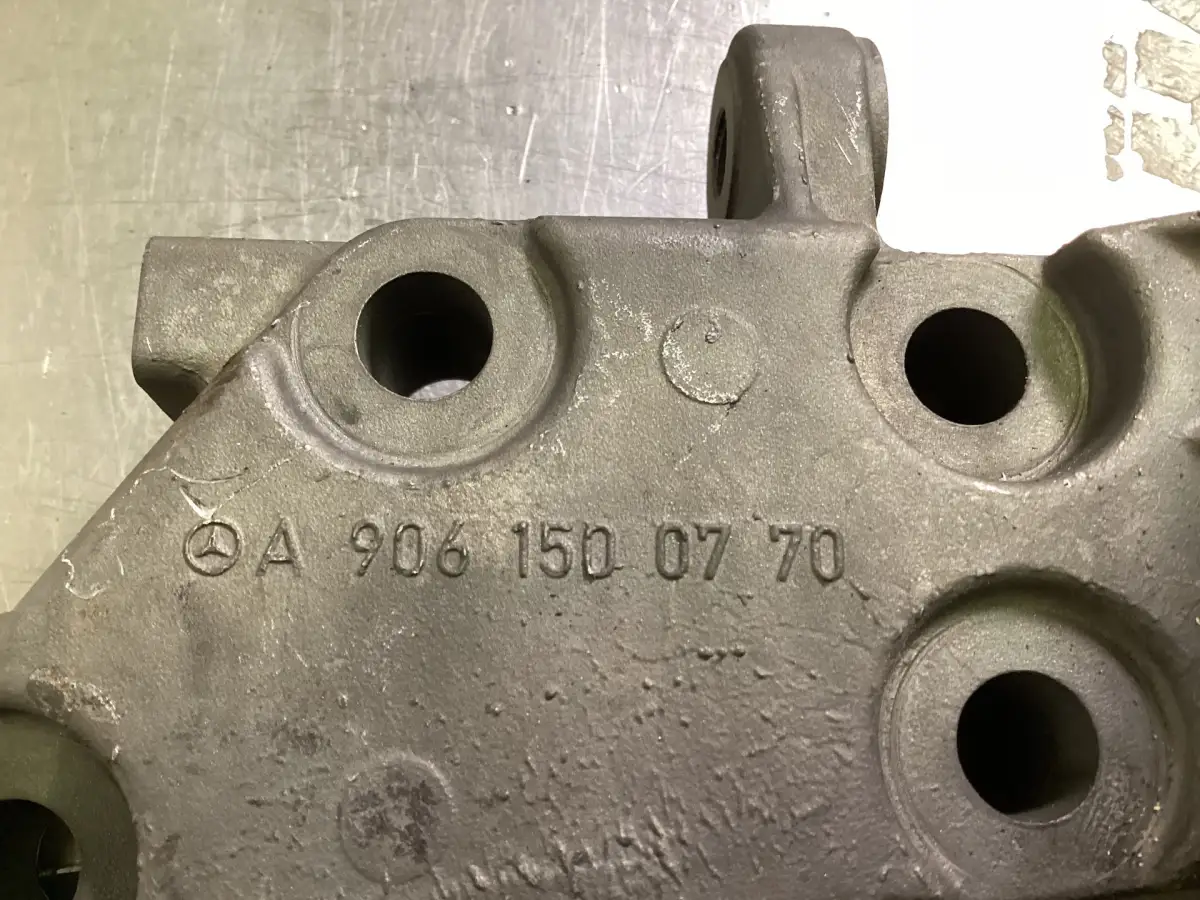 MERCEDES A 906 150 07 70 GEBRAUCHT – Bild 2