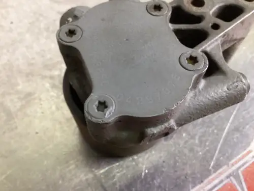 DEUTZ POMPE À CARBURANT DE SURÉLEVATION 04297075 USAGÉE - Miniature 2