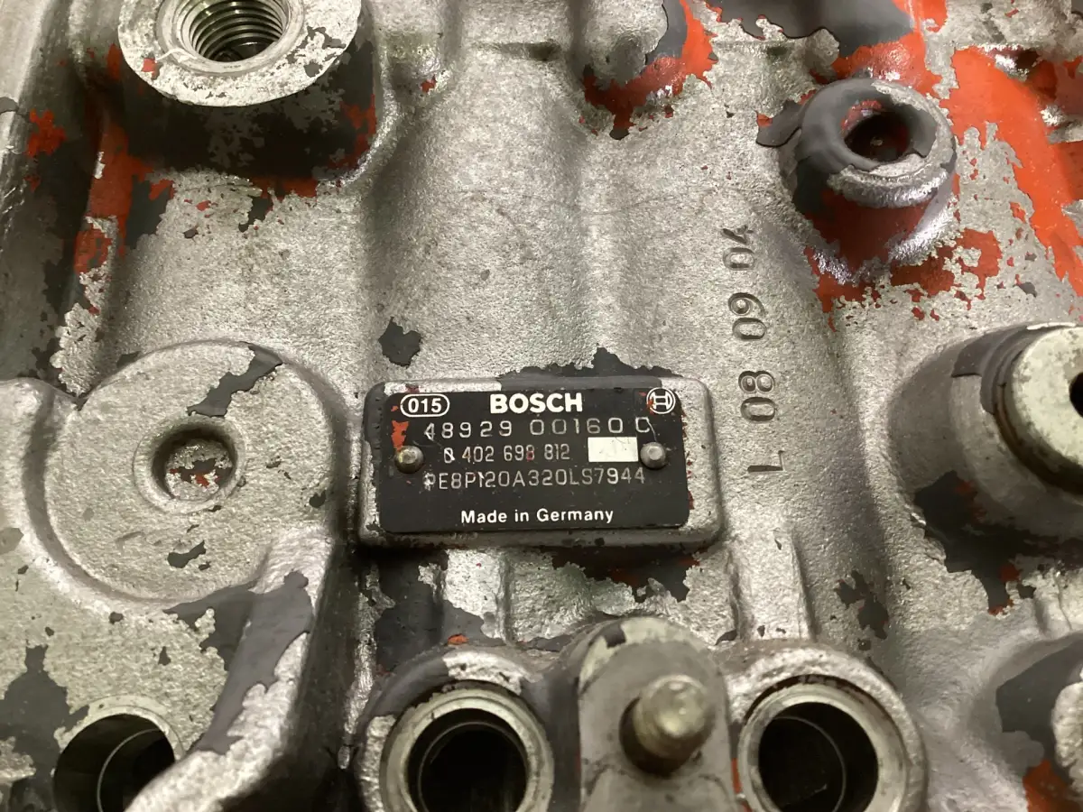 BOSCH POMPE À CARBURANT 0402698812 UTILISÉE - Image 2