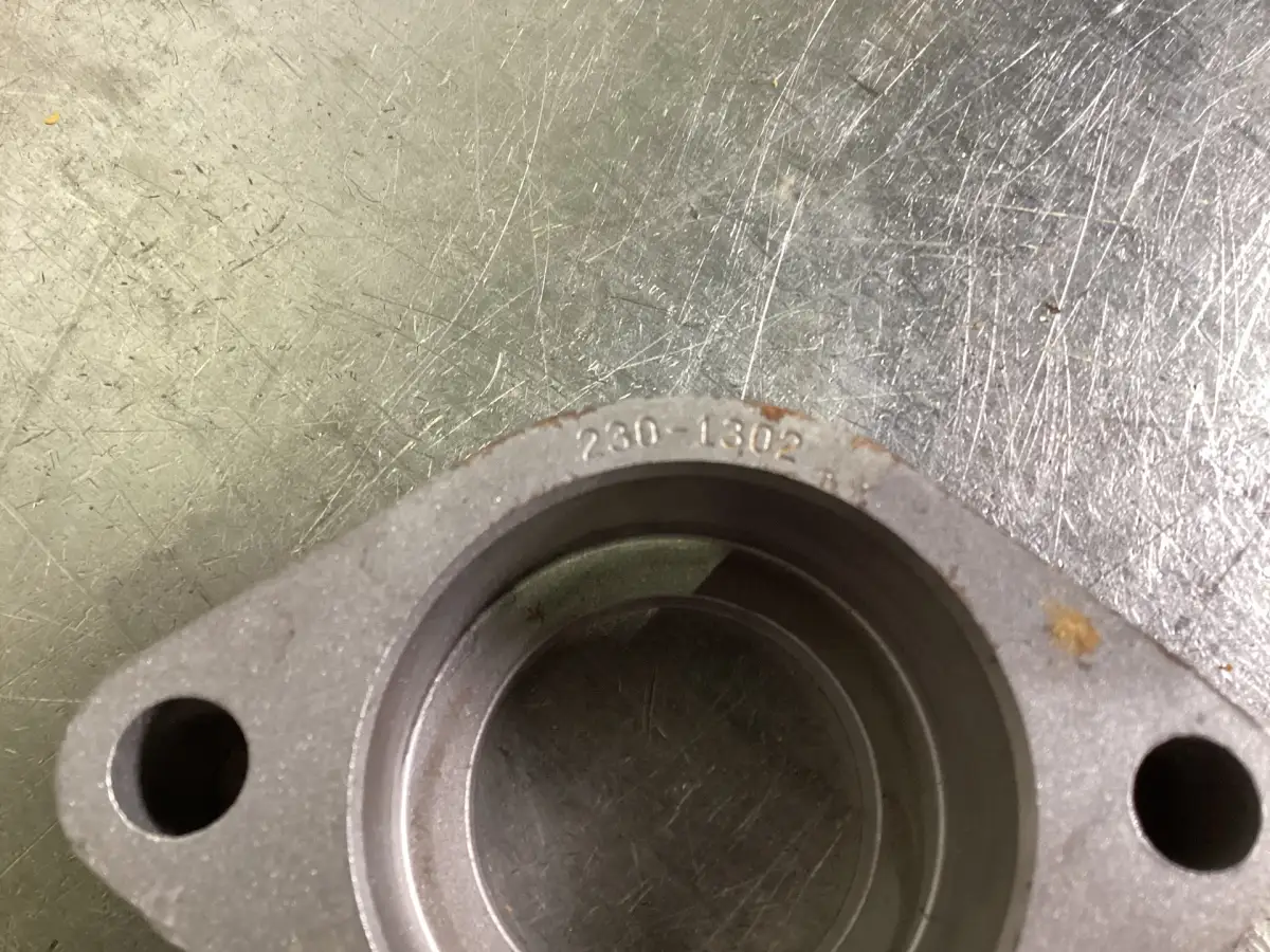 CATERPILLAR FLANGE 2301302 USED - Picture 2