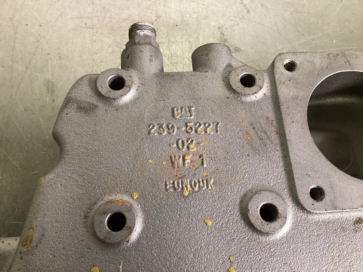 CATERPILLAR THERMOSTATGEHÄUSE 2395225 GEBRAUCHT – Bild 2