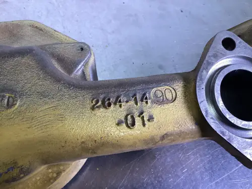 CATERPILLAR КОРПУС МАСЛЯНОГО ФИЛЬТРА 2641491 Б/У - Миниатюра 2