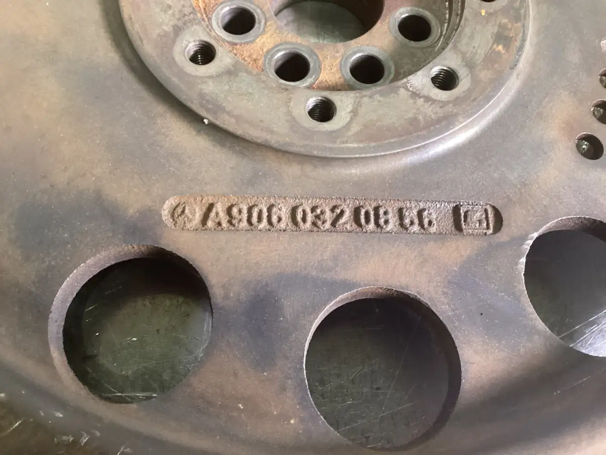 MERCEDES SCHWUNGRAD A9260300305 GEBRAUCHT – Bild 2