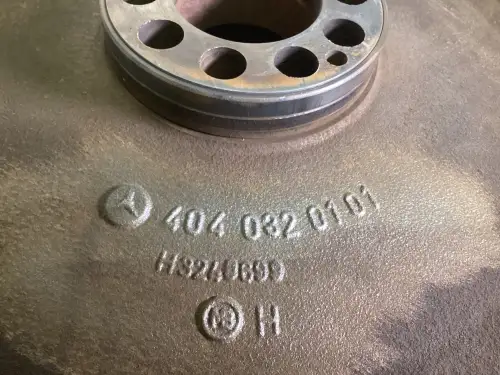 MERCEDES FLYWHEEL A4240300105 USED - Thumb image 2