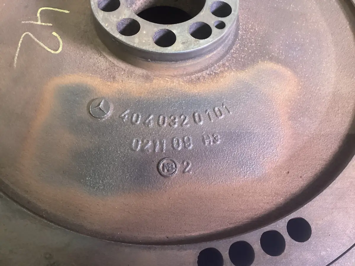 MERCEDES FLYWHEEL A4240300105 USED - Picture 3