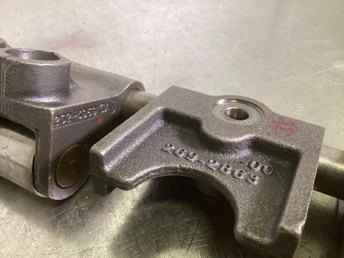 CATERPILLAR BRAZO DE BALANCEO 2402636 USADO - Imagen 3