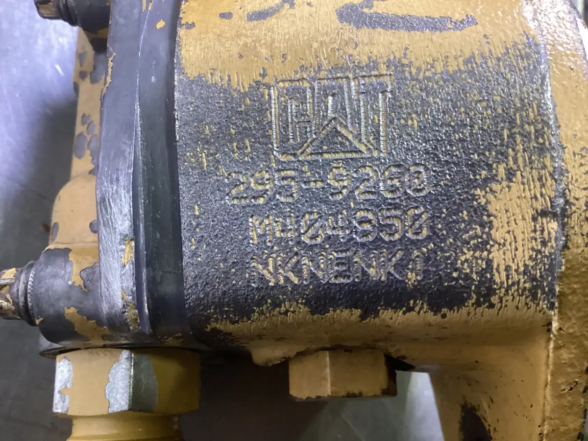 POMPE À EAU CATERPILLAR 2959260 D'OCCASION - Image 2