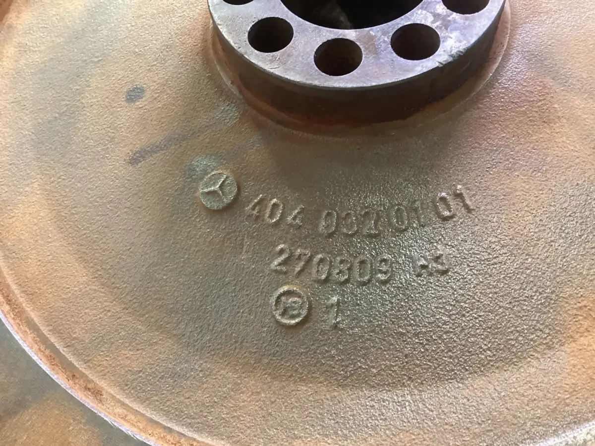 MERCEDES FLYWHEEL A4240300105 USED - Picture 2