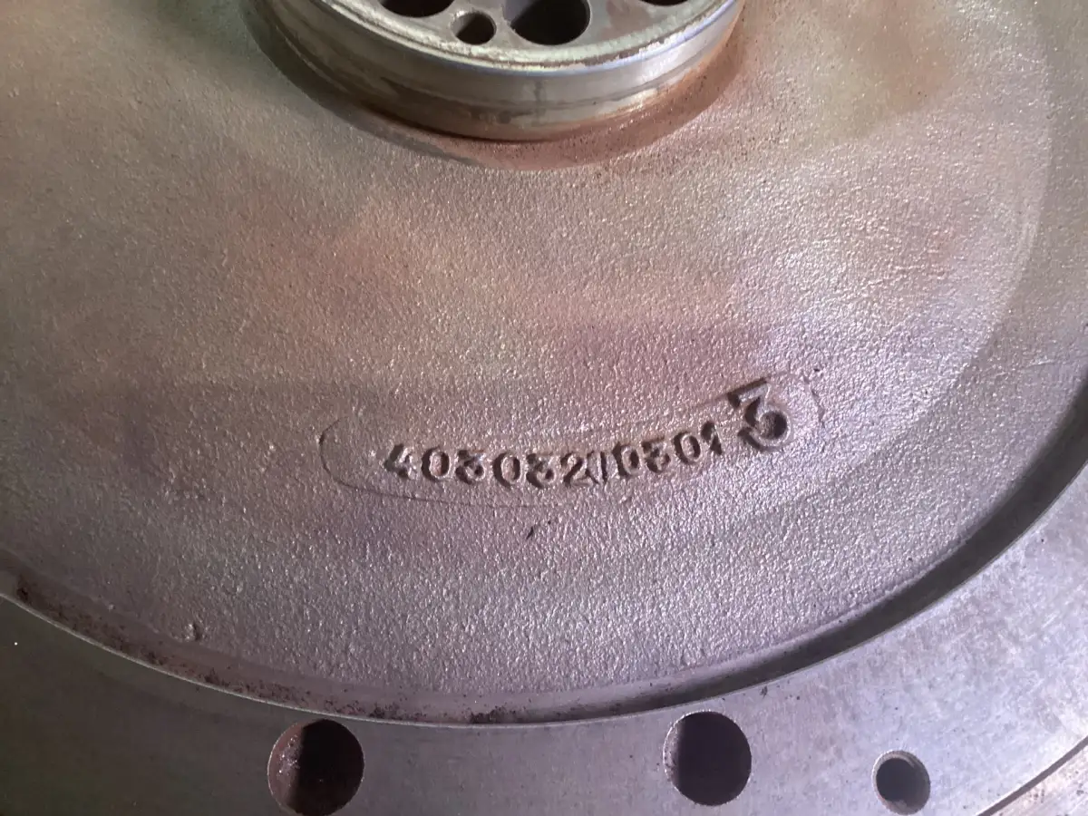 MERCEDES FLYWHEEL A4030307005 USED - Picture 2
