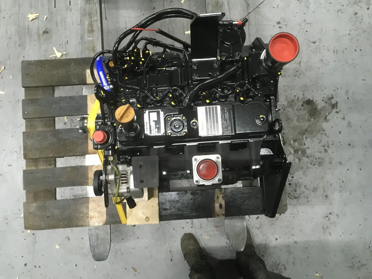 KOMATSU 4D88E-5KFD RECONDITIONED - Picture 2