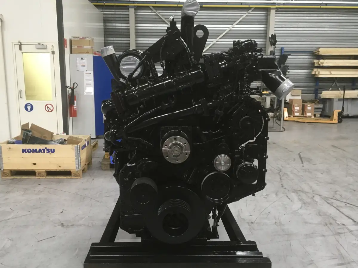 KOMATSU SAA6D170E-5C-01 RESTAURÉ - Image 5