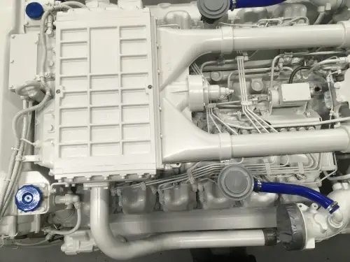 RECONDITIONED MAN D2842-LE406 ENGINE - Thumb image 2